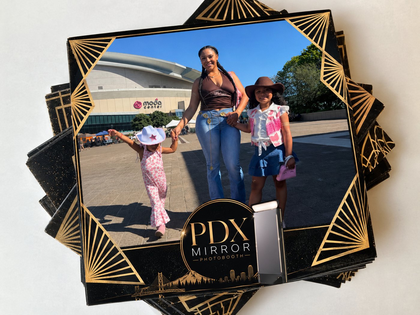 Sample Snaparazzi PDX Photobooth print with gold art-deco border